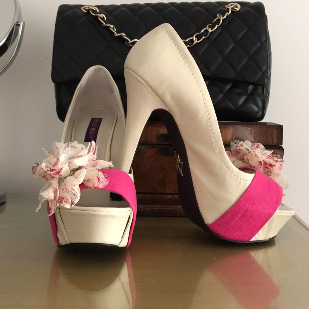 Beautiful Mojo Moxy shoes